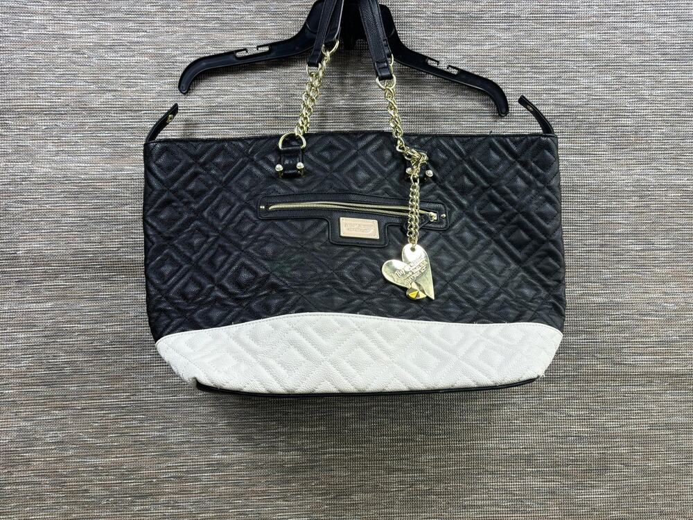 Betsey Johnson Tote Bag Womens Large Black Quilted Heart Charm Chain Strap
